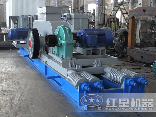 對輥式破碎機(jī)側(cè)面展示圖
