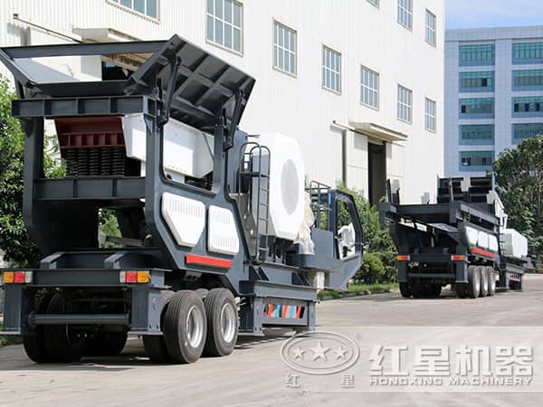 正在發(fā)貨的車載移動破碎機(jī)